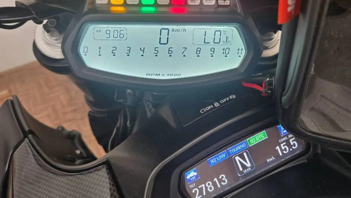 Ducati Diavel 1200 Carbon (2010 - 13)  (6)