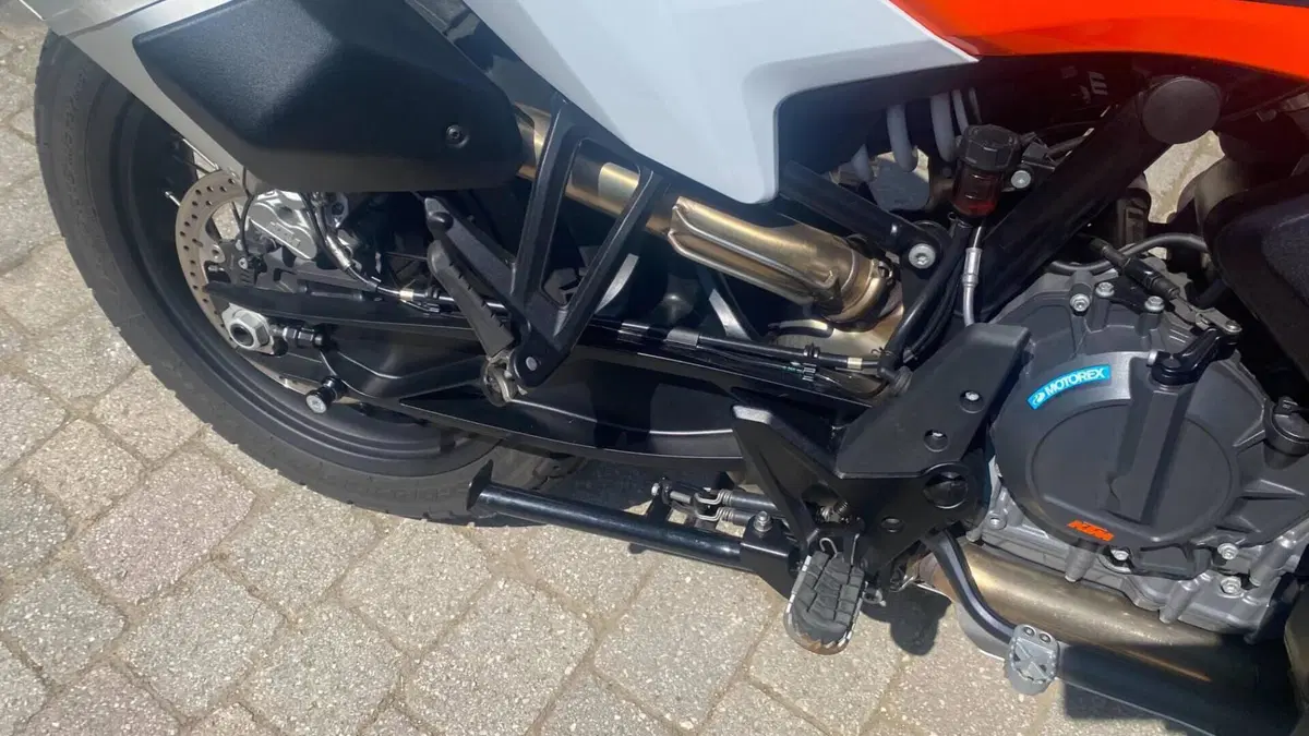 KTM 890 Adventure (2023 - 26)  (3)