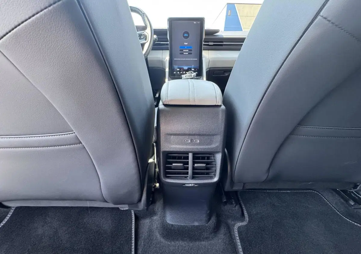 Ford Explorer 77kWh Extended Range Premium rwd (13)