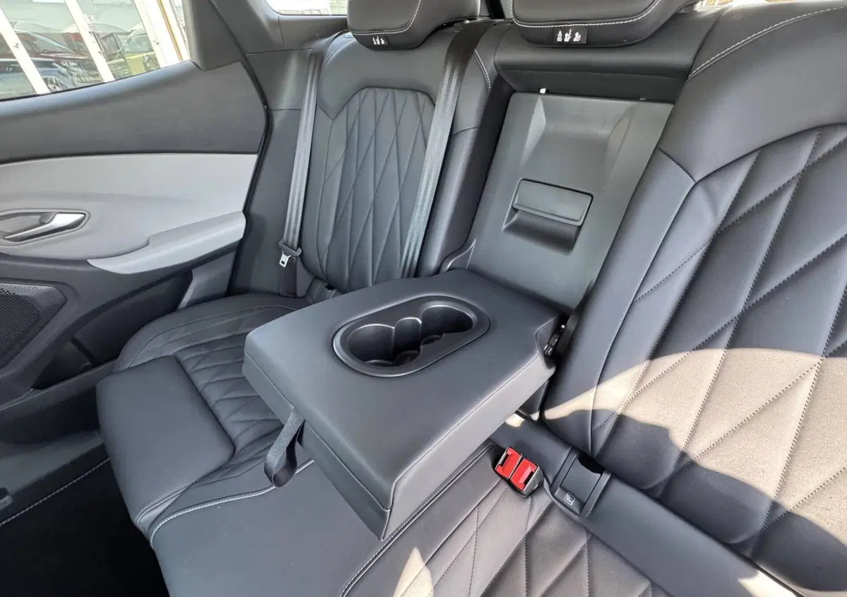 Ford Explorer 77kWh Extended Range Premium rwd (11)