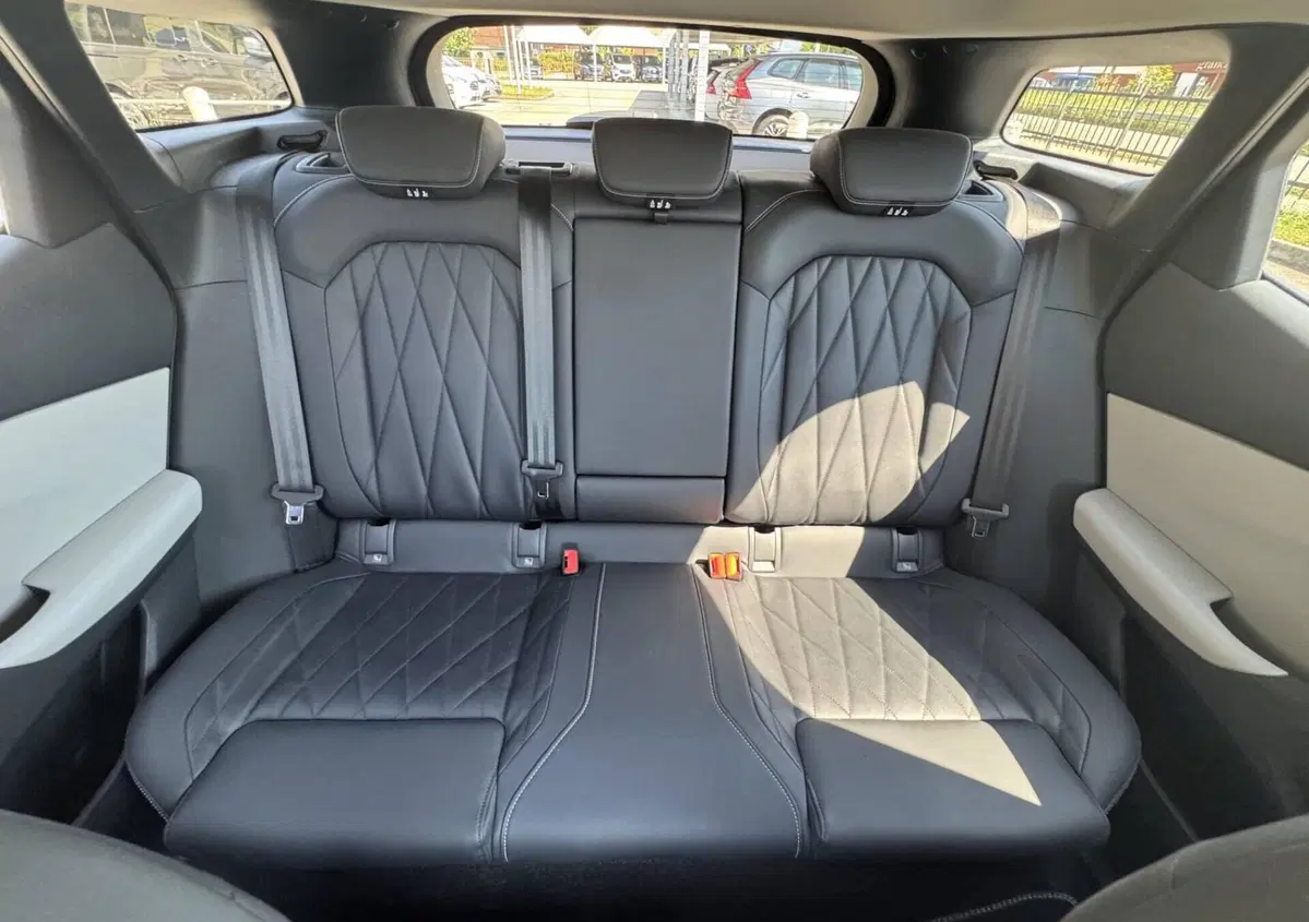 Ford Explorer 77kWh Extended Range Premium rwd (10)