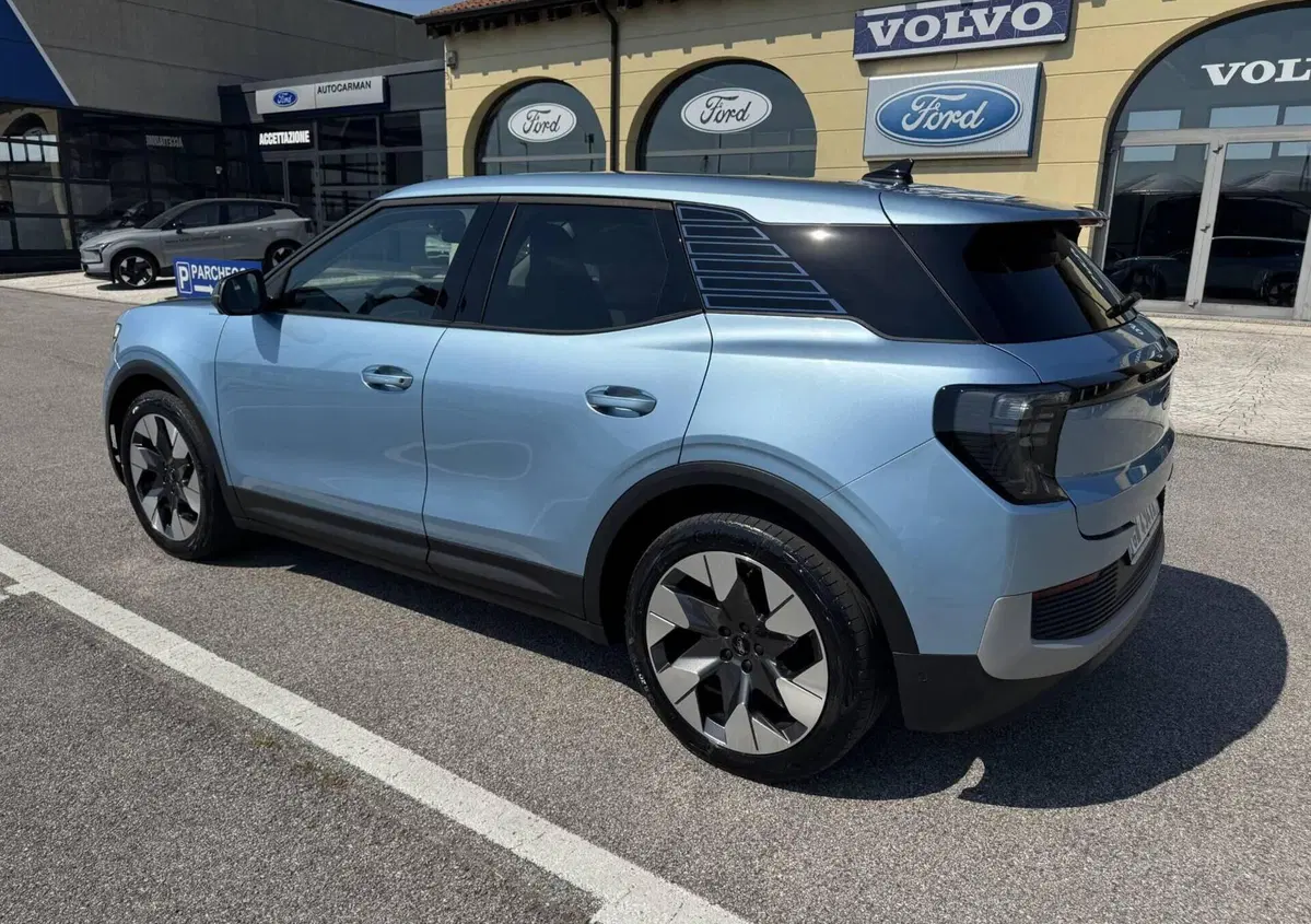 Ford Explorer 77kWh Extended Range Premium rwd (4)