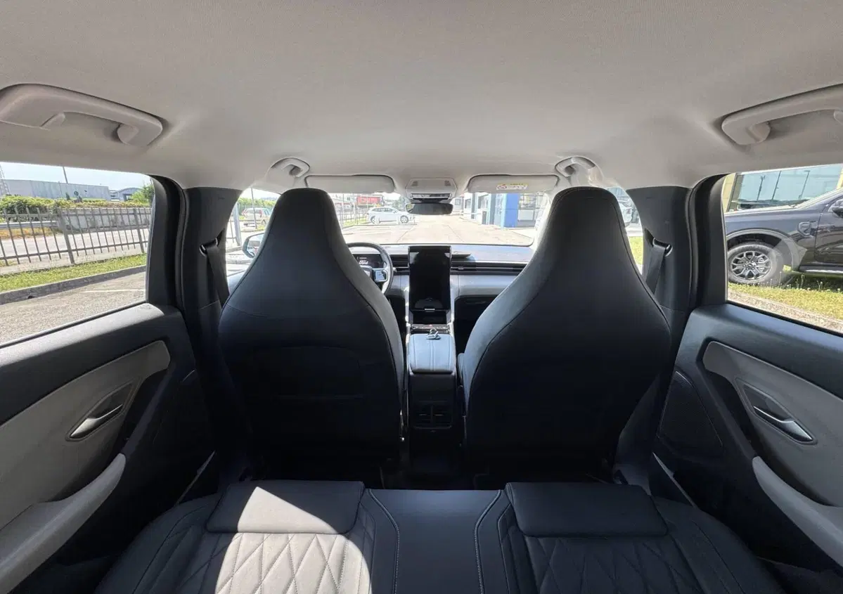 Ford Explorer 77kWh Extended Range Premium rwd (12)
