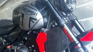 Triumph Trident 660 (2021 - 24)  (2)