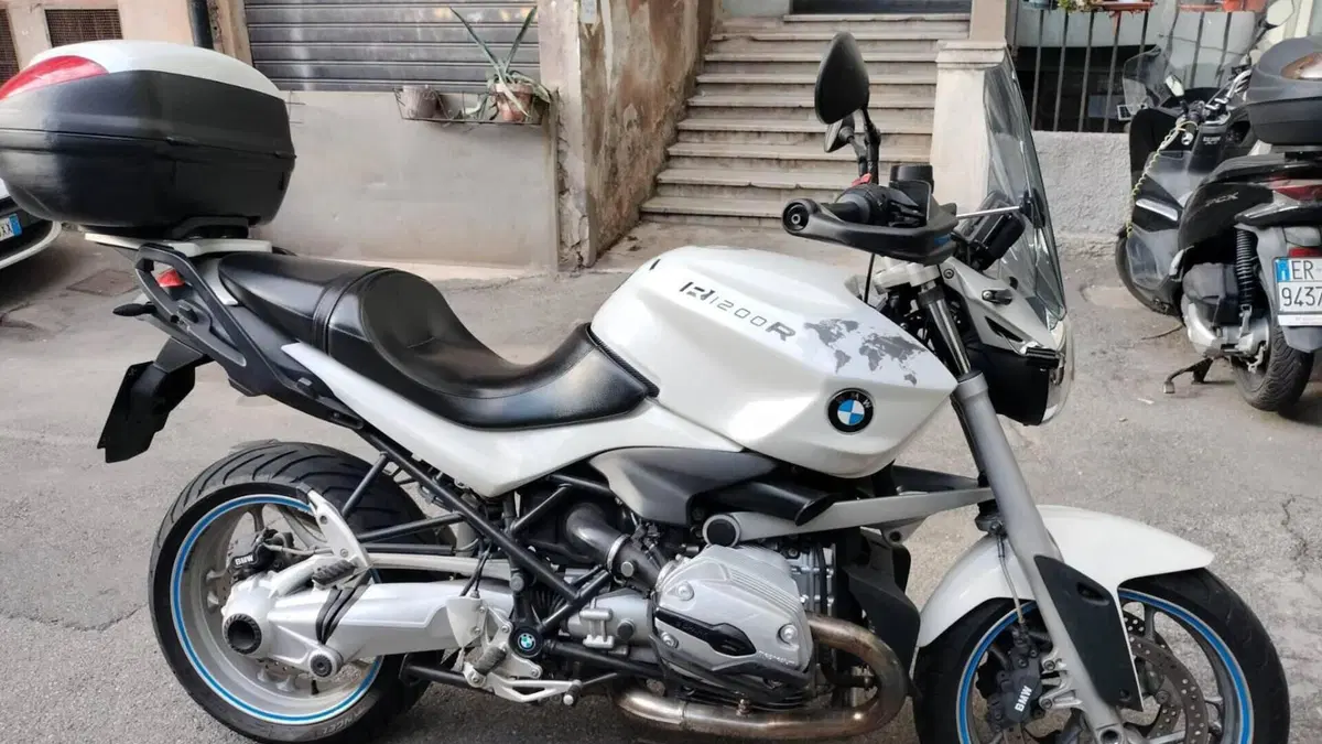 Bmw R 1200 R (2011 - 14)  (2)