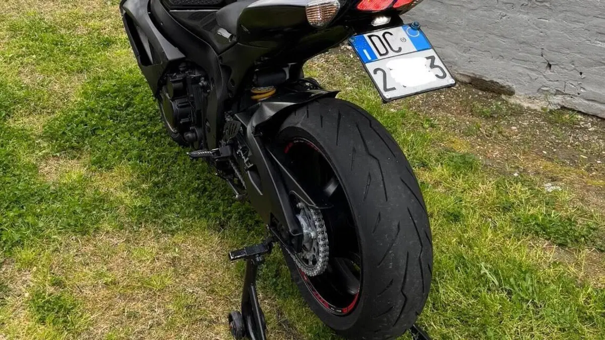 Suzuki GSX R 750 (2006 - 07)  (2)
