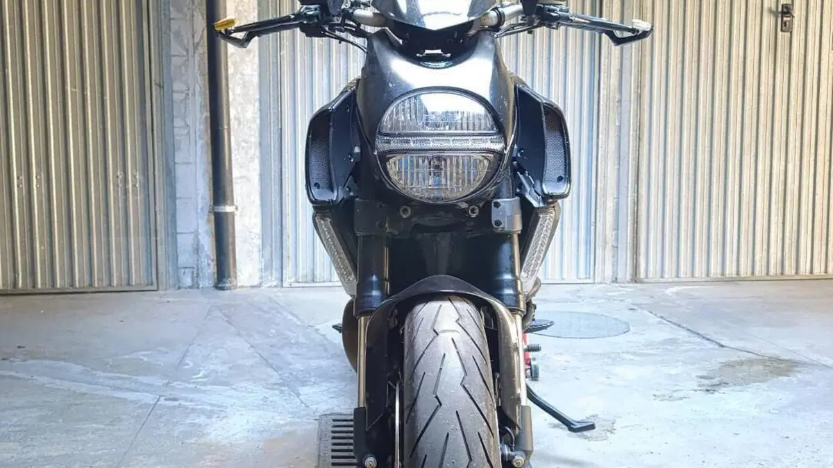 Ducati Diavel 1200 (2010 - 13)  (3)