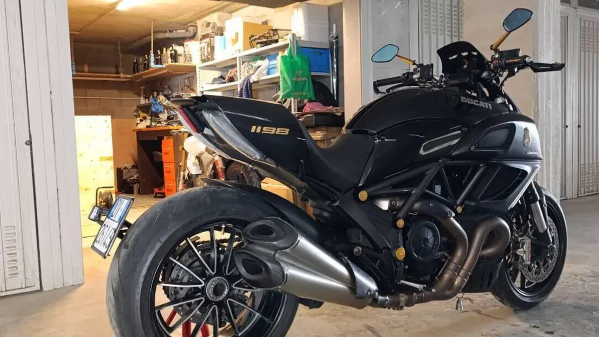 Ducati Diavel 1200 (2010 - 13)  (9)