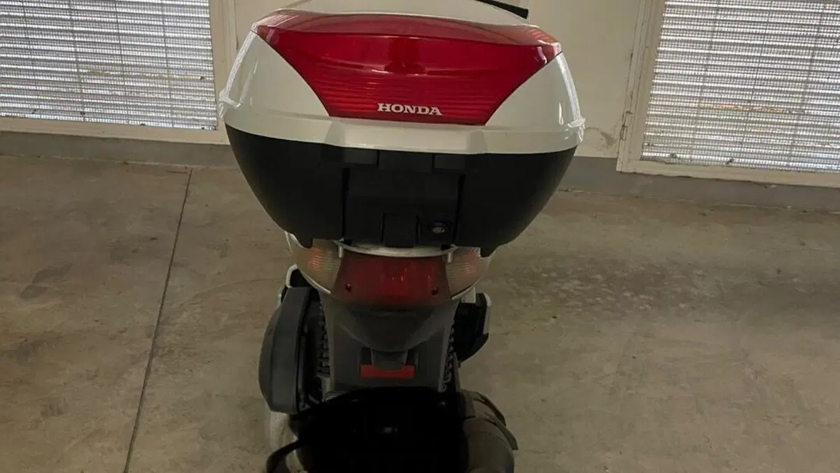 Honda SH 150i (2005 - 08)  (4)