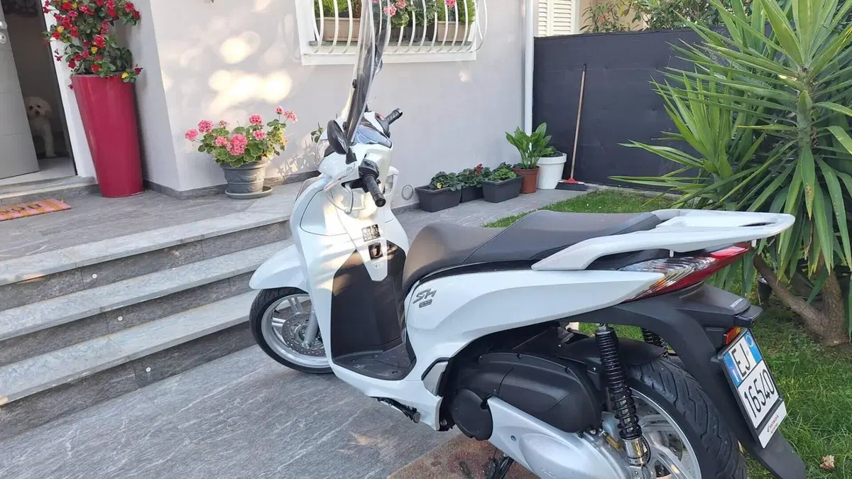 Honda SH 300 i ABS (2016 - 20)  (3)