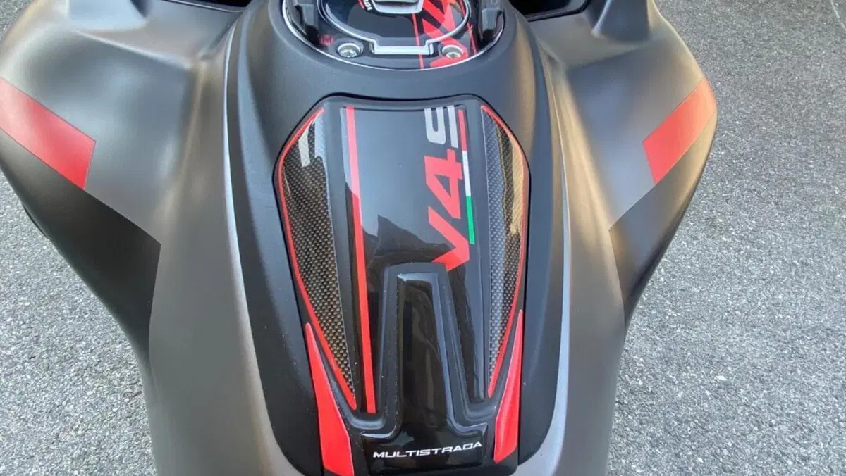 Ducati Multistrada V4 S Grand Tour (2024)  (9)