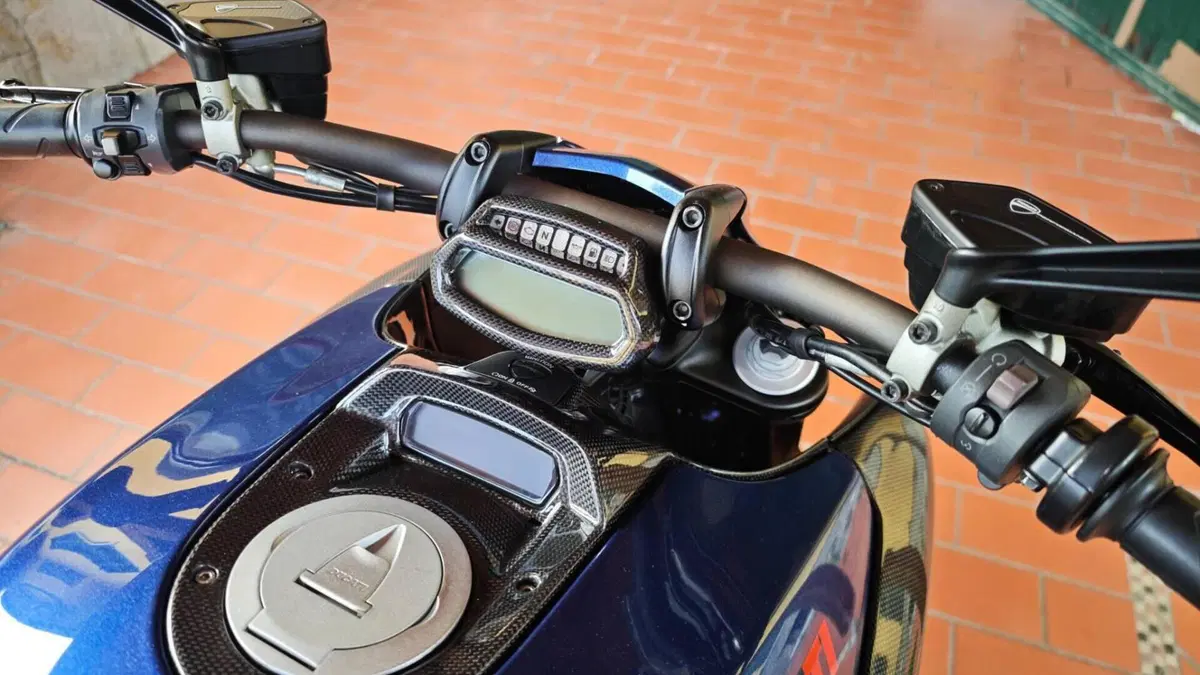 Ducati Diavel 1200 (2014 - 16)  (5)