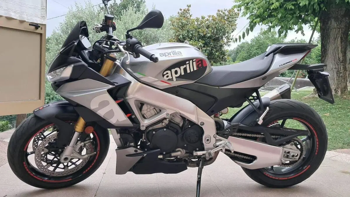Aprilia Tuono V4 (2021 - 24)  (2)