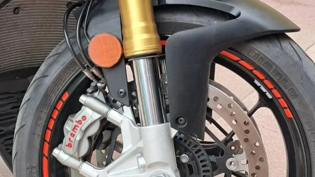 Aprilia Tuono V4 (2021 - 24)  (8)