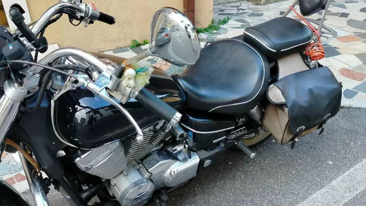 Honda VT 750 C Shadow Classic  (4)