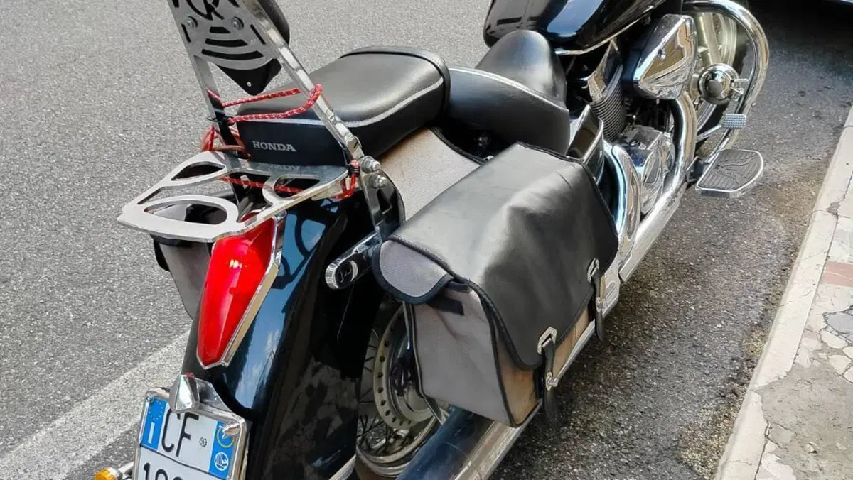 Honda VT 750 C Shadow Classic  (5)