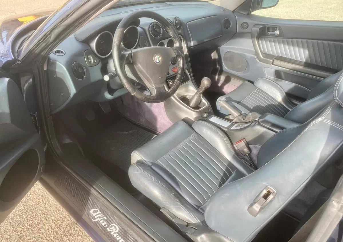 Alfa Romeo GTV 2.0 twin Spark   (11)