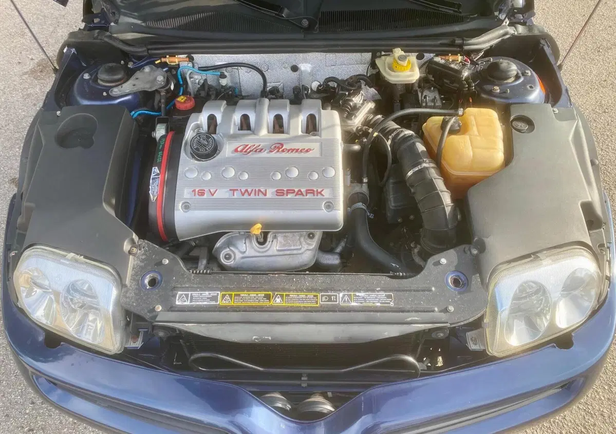 Alfa Romeo GTV 2.0 twin Spark   (12)