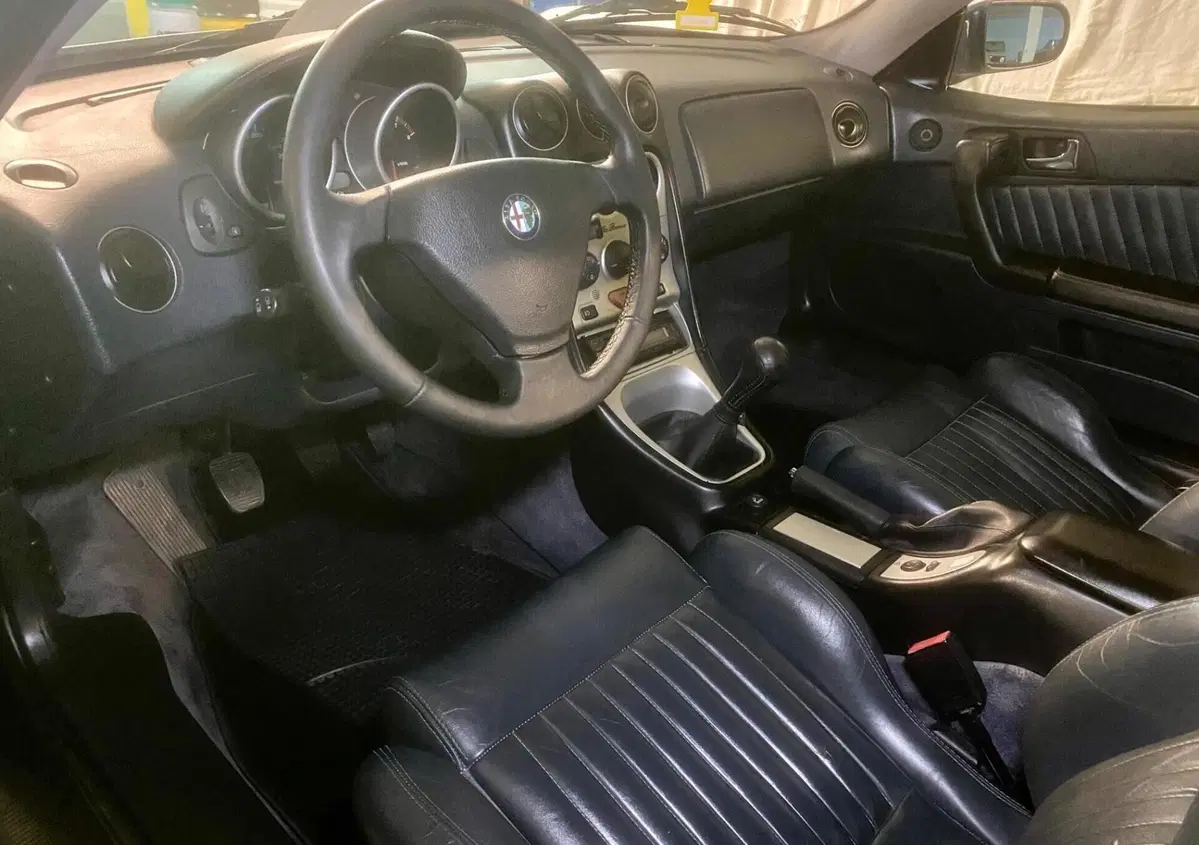 Alfa Romeo GTV 2.0 twin Spark   (19)