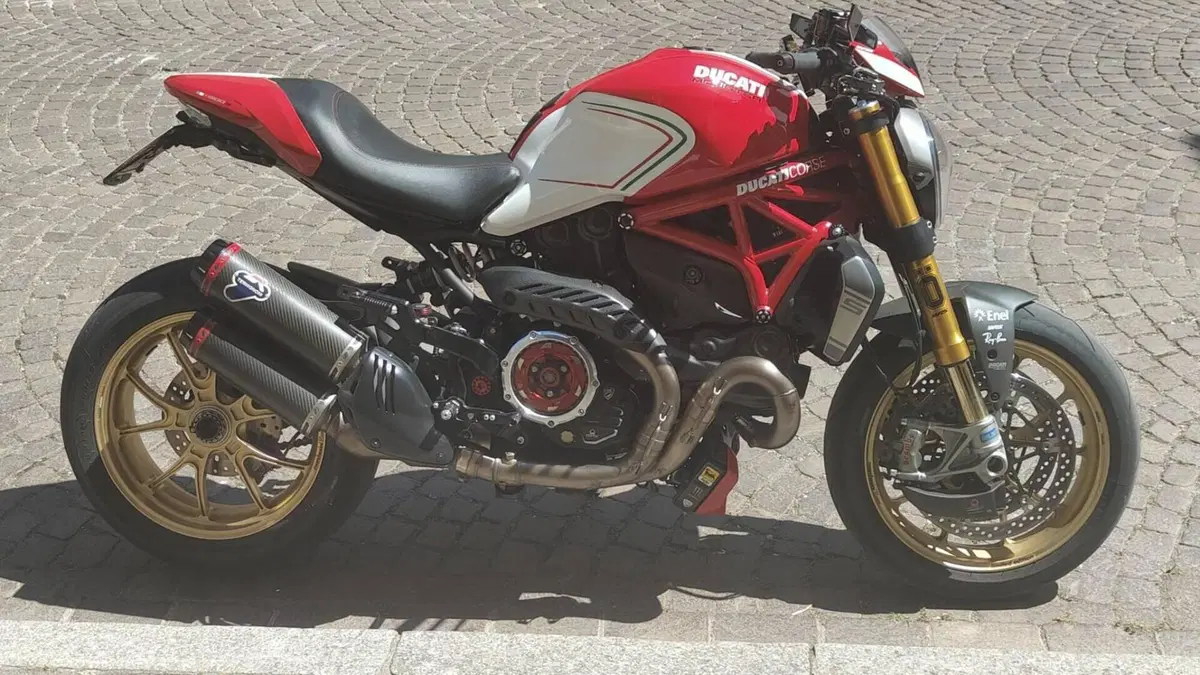 Ducati Monster 1200 S Stripe (2014 - 15)  (2)