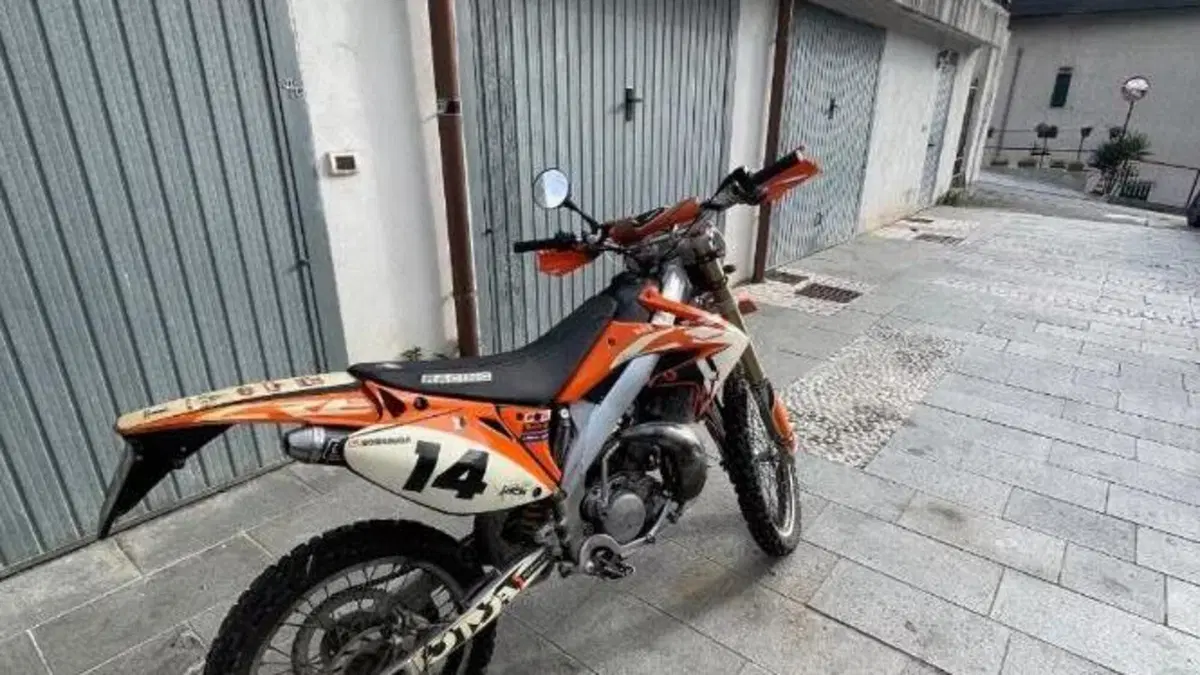 HM CRE 50 Six (1996 - 06) 