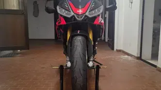 Aprilia Tuono V4 Factory (2021 - 24) usata