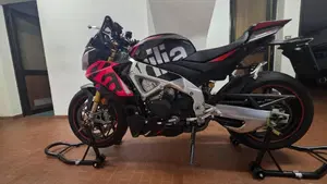 Aprilia Tuono V4 Factory (2021 - 24)  (2)