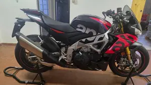 Aprilia Tuono V4 Factory (2021 - 24)  (3)