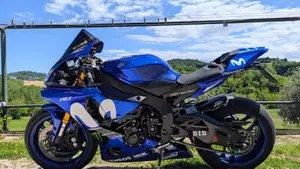 Yamaha YZF R1 (2017 - 19)  (10)