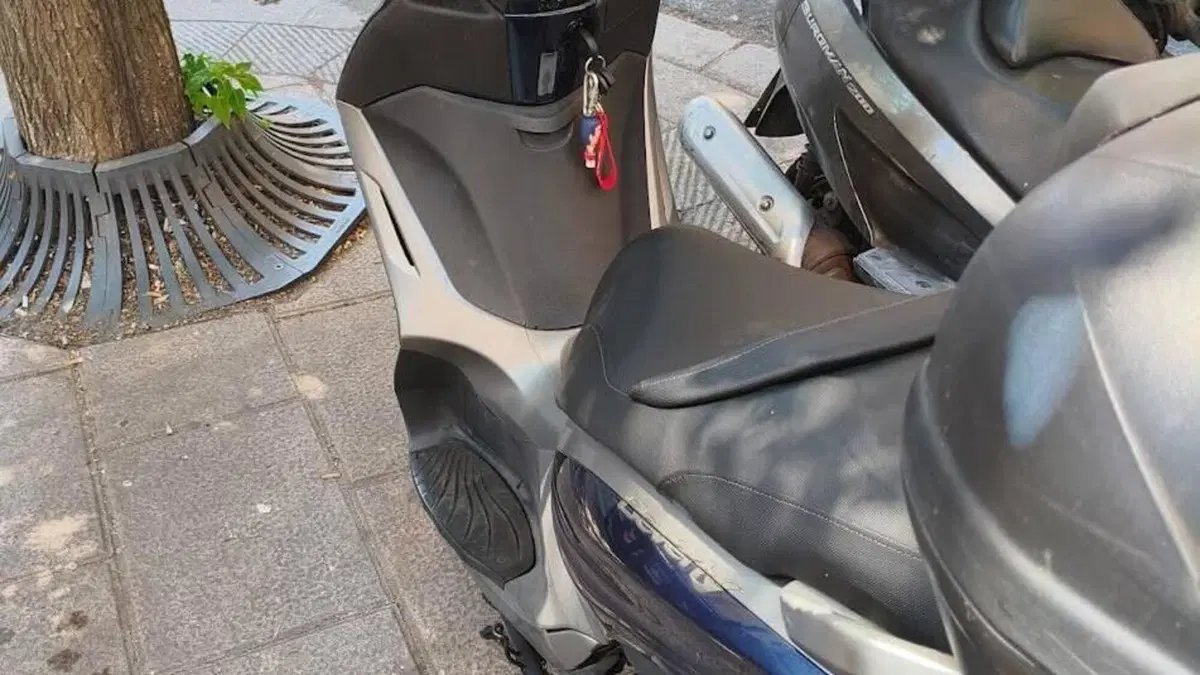 Piaggio Beverly 350 SportTouring ie ABS (2011 - 17)  (4)