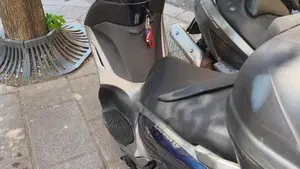 Piaggio Beverly 350 SportTouring ie ABS (2011 - 17)  (4)