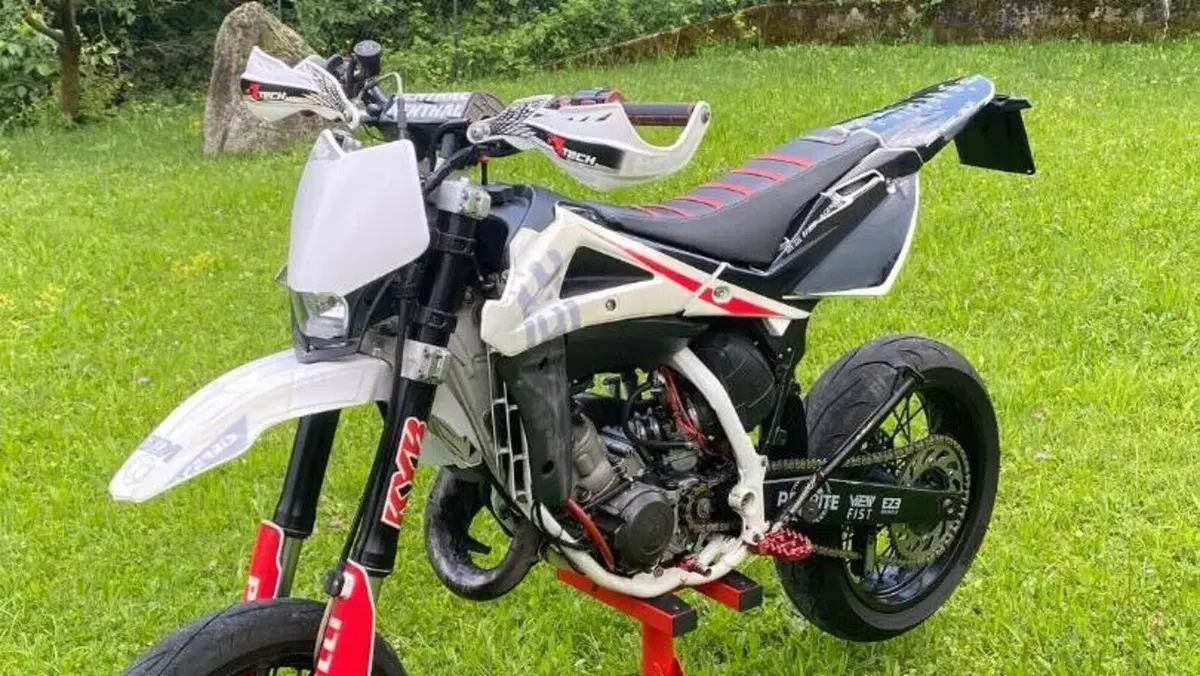 Husqvarna SMS 125 4 (2010 - 12)  (2)