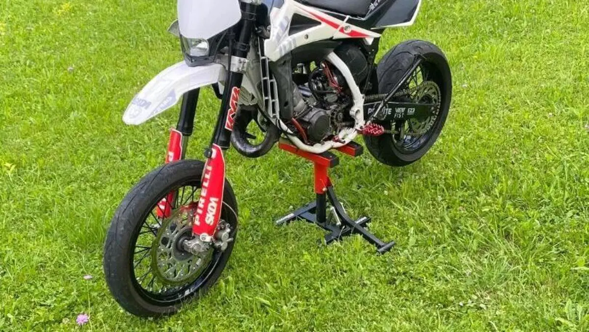 Husqvarna SMS 125 4 (2010 - 12)  (3)