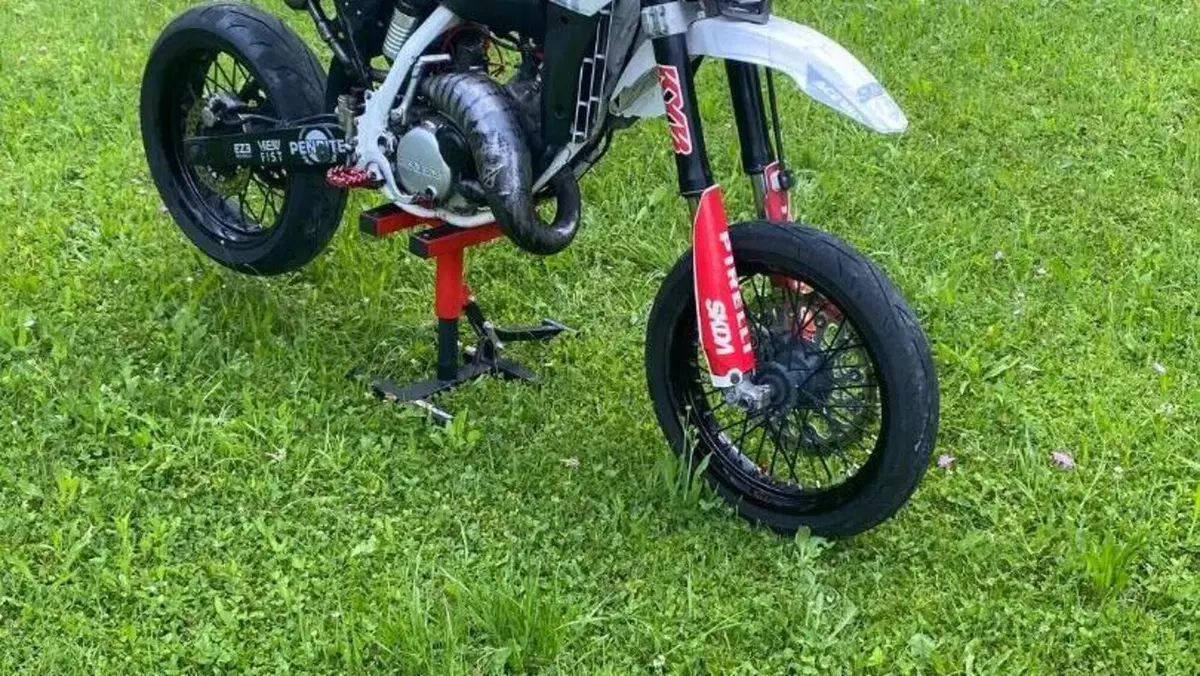 Husqvarna SMS 125 4 (2010 - 12)  (5)