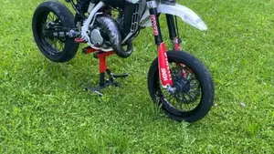 Husqvarna SMS 125 4 (2010 - 12)  (5)