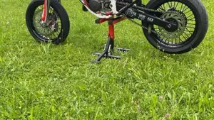 Husqvarna SMS 125 4 (2010 - 12)  (6)