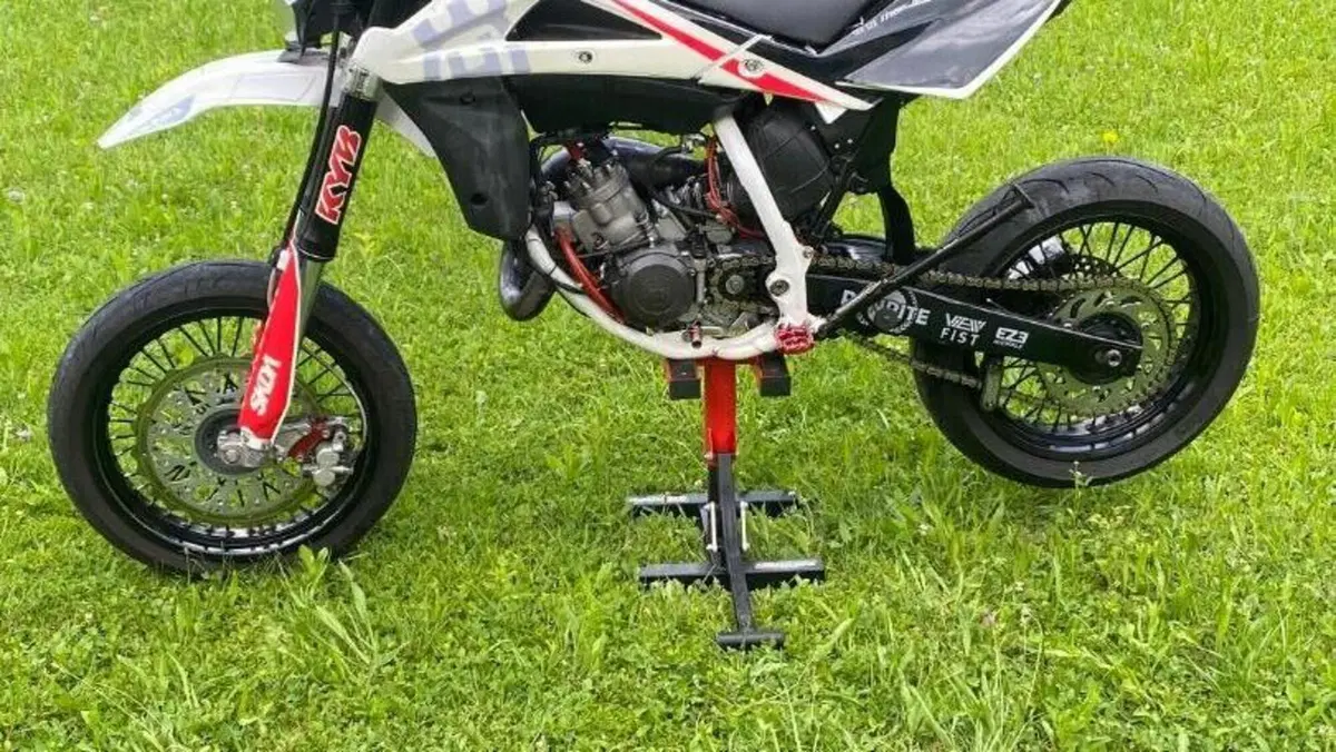 Husqvarna SMS 125 4 (2010 - 12)  (9)