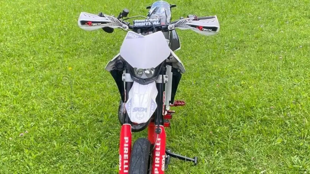 Husqvarna SMS 125 4 (2010 - 12)  (11)