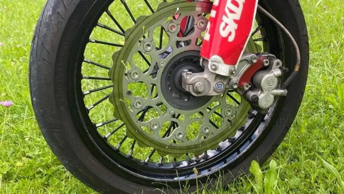Husqvarna SMS 125 4 (2010 - 12)  (15)