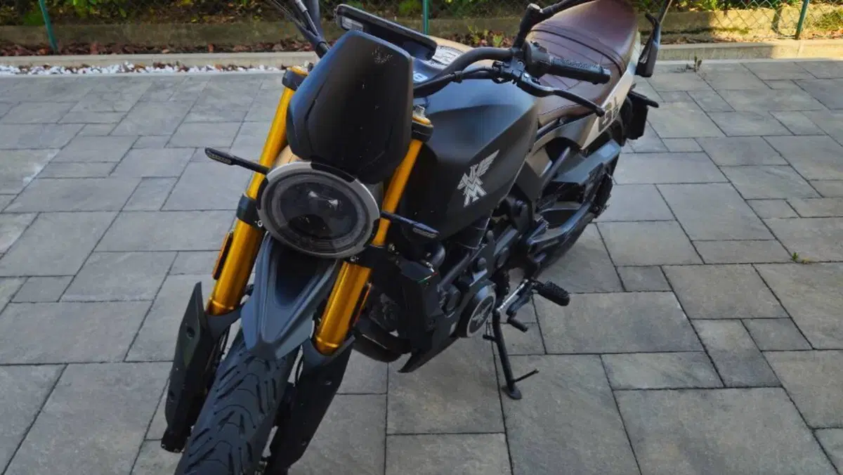 Moto Morini SEIEMMEZZO SCR (2022 - 26)  (2)