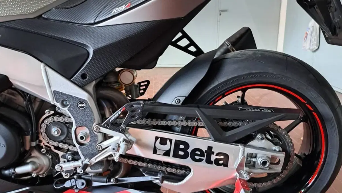 Aprilia RSV4 1100 (2021 - 24)  (4)