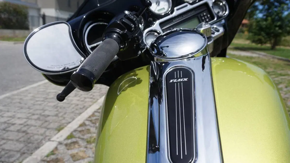 Harley-Davidson 1690 Street Glide (2011 - 13) - FLHX  (9)