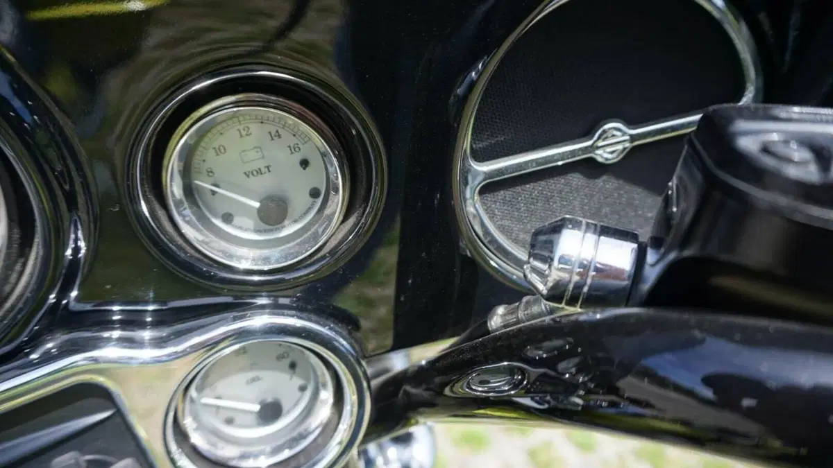 Harley-Davidson 1690 Street Glide (2011 - 13) - FLHX  (11)