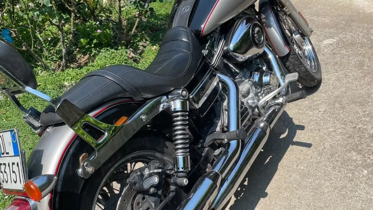 Harley-Davidson 1584 Super Glide Custom (2008 - 13) - FXDC  (2)