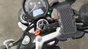 Triumph Street Twin 900 (2019 - 20)  (5)