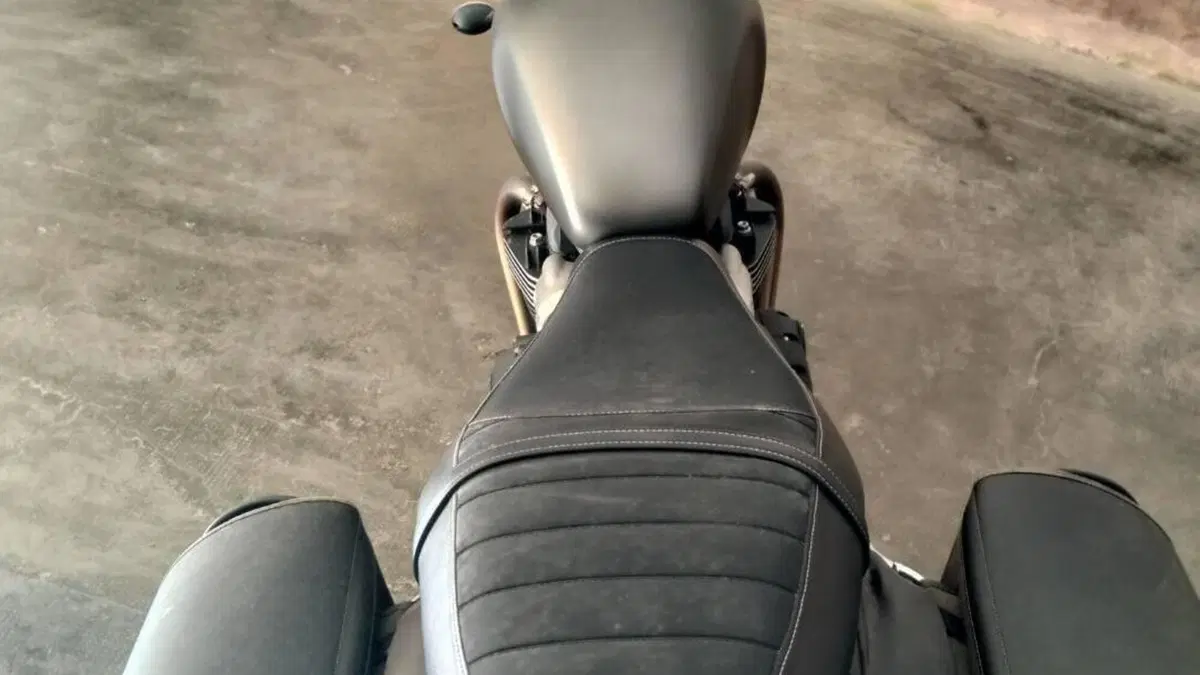 Triumph Street Twin 900 (2019 - 20)  (8)