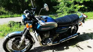 Suzuki   (7)