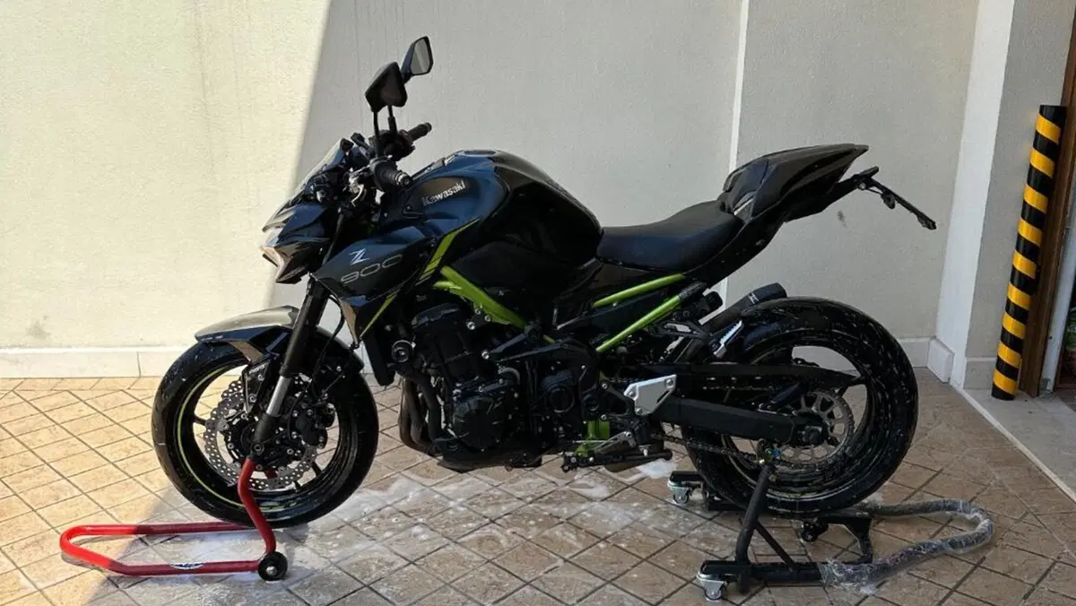Kawasaki Z 900 (2021 - 24)  (2)