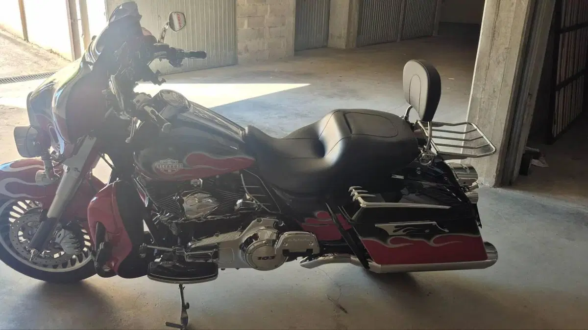 Harley-Davidson 1690 Electra Glide Classic (2010 - 12) - FLHTC  (2)