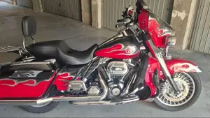 Harley-Davidson 1690 Electra Glide Classic (2010 - 12) - FLHTC  (3)